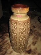 Stor og pen urne fra Western Germany, 60 tallet. Ca 41 cm høg, 