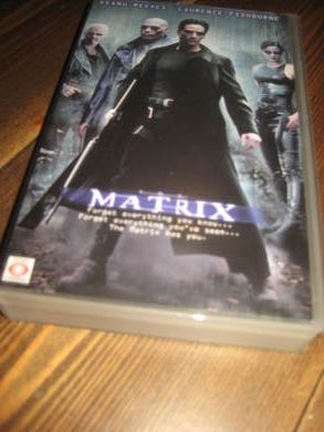 THE MATRIX 136 MIN 15 ÅR 1999
