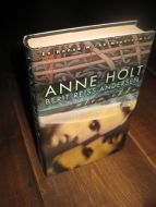 HOLT, ANNE: UTEN EKKO. 2002. 