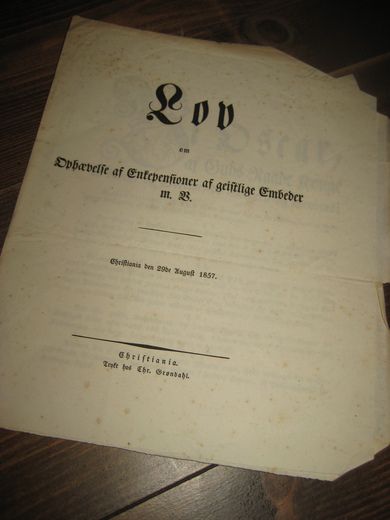 Lov om Opphævelse af Enkepensioner af geistlige Embeder . 29de august 1857.
