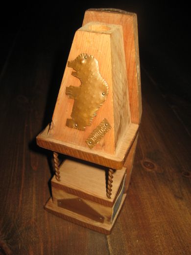 Souvenier fra Røros for oppbevaring av fyrstikkeske med tennflate 60 tallet