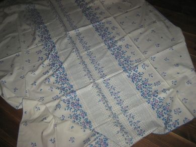 Pent dynetrekk fra 60-70 tallet ca 200*135 cm stort