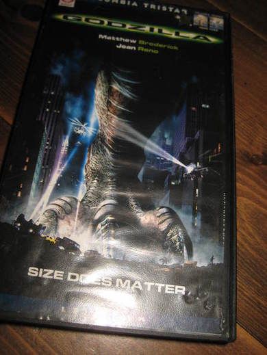 GODZILLA 1998 15 ÅR 134 MIN