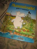 Mummitrollet går i vannet. 2001.