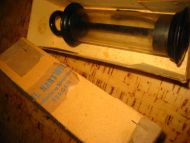 Eske med innhold fra CARL HARTWIG Lærerekvisiter og Sykepleieartikler BERGEN 60 tallet