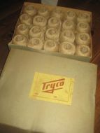 Eske med ubrukt innhold TRYCO skogarn 40 tallet Ca 25*20 cm stor