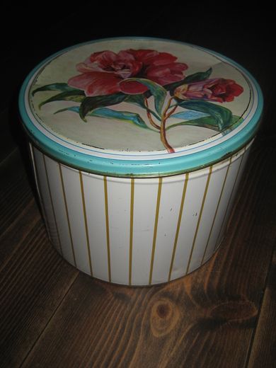 Kakeboks med rosemotiv 60-70 tallet