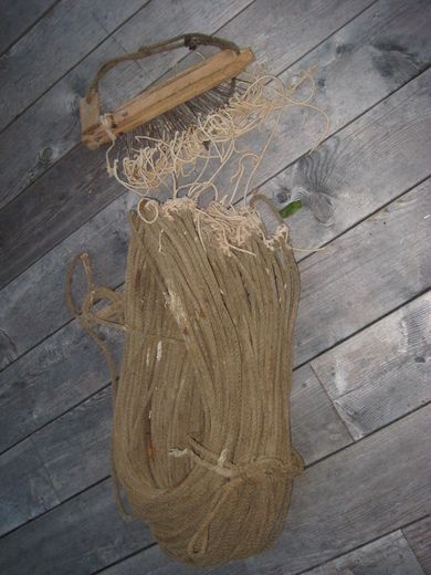 Gammel bunt med line og krokker tidleg 1900