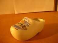 Tresko med motiv fra    LE MONT ST. MICHEL.   8 cm lang.